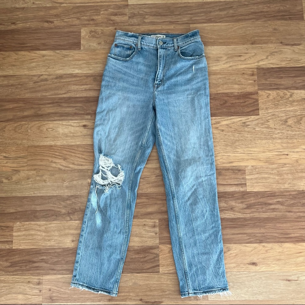 The 90s straight ultra high rise jean size 28